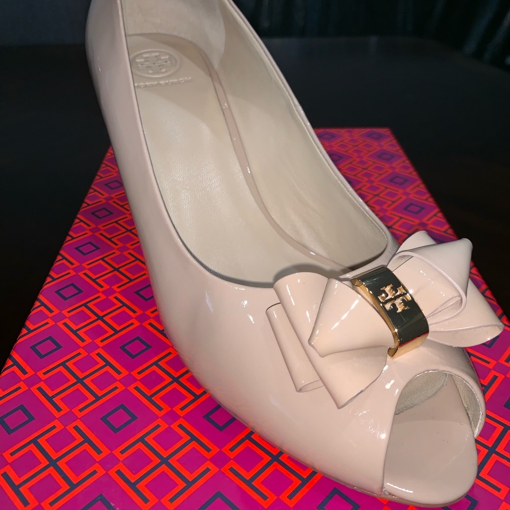 Tory Burch Stacked Bow Wedge